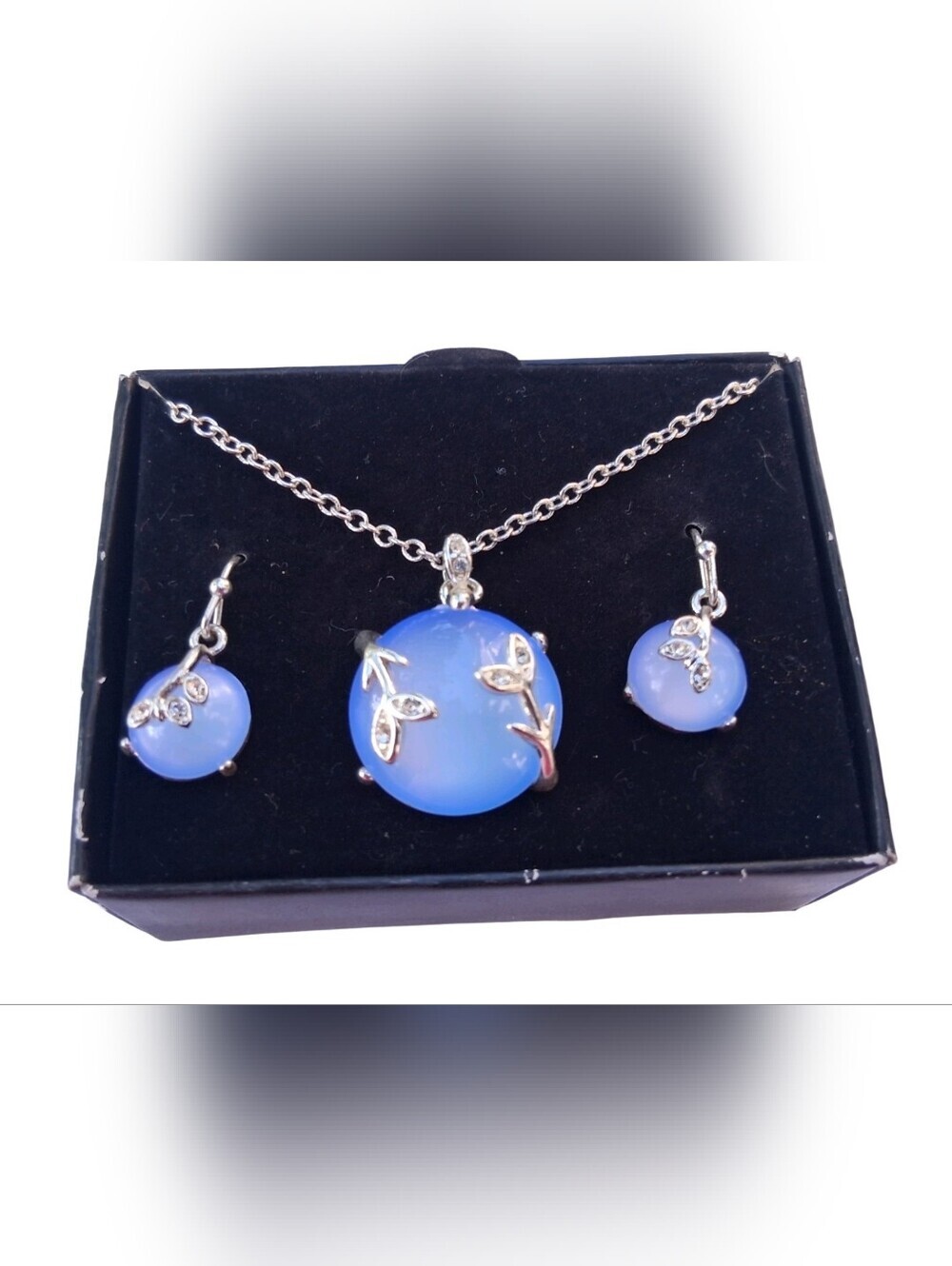 Avon Vintage Periwinkle Blue Moonstone Cabochon Necklace Earrings Set